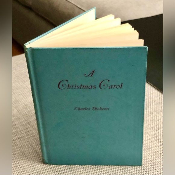 VINTAGE BOOK ‘ A CHRISTMAS CAROL’ CHARLES DICKENS - Picture 13 of 16